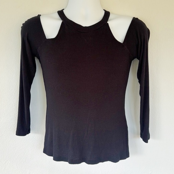 Venus black cut out cold shoulder long sleeve ribbed knit stretch tee medium - Picture 2 of 10